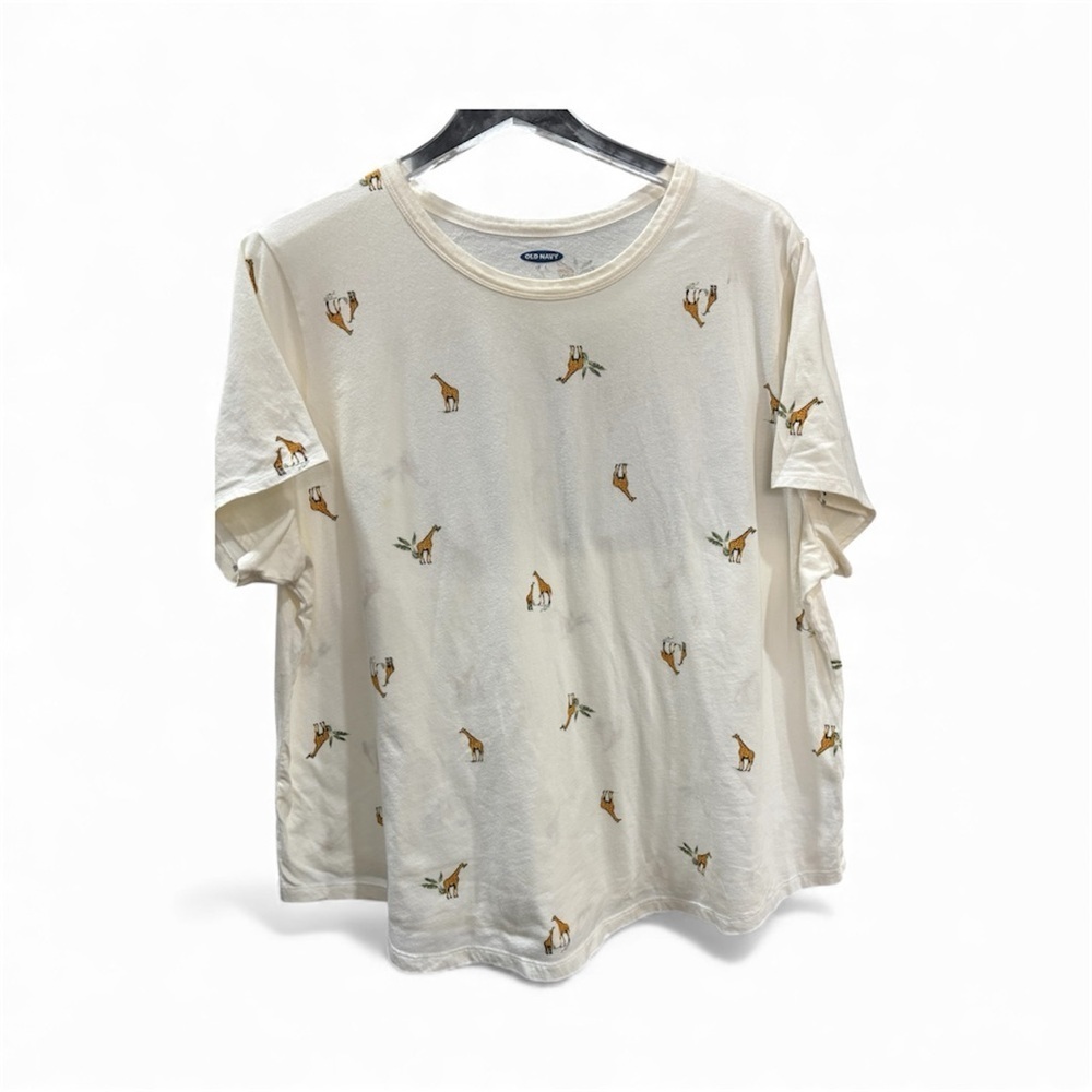 Old Navy Cream Top with Giraffe Print -XL
